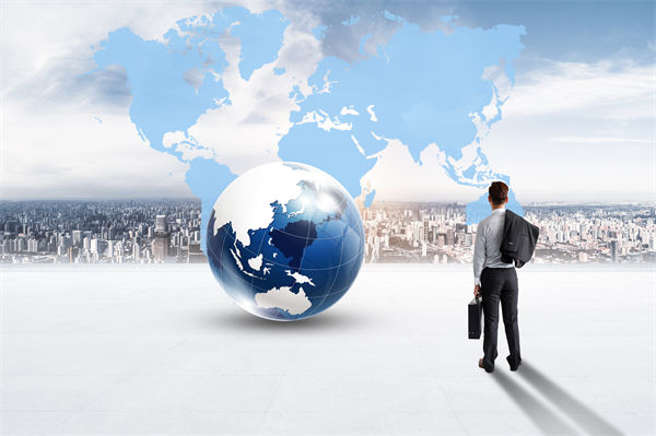 李强：要抓住关键着力点做强国内大循环 持续激发消费潜力